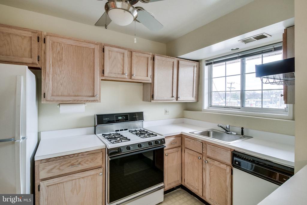 5603 FRANCONIA ROAD Unit: 302