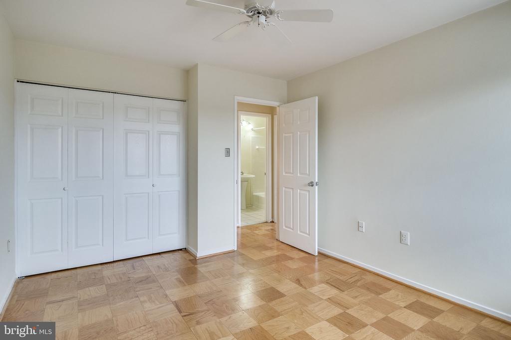 5603 FRANCONIA ROAD Unit: 302