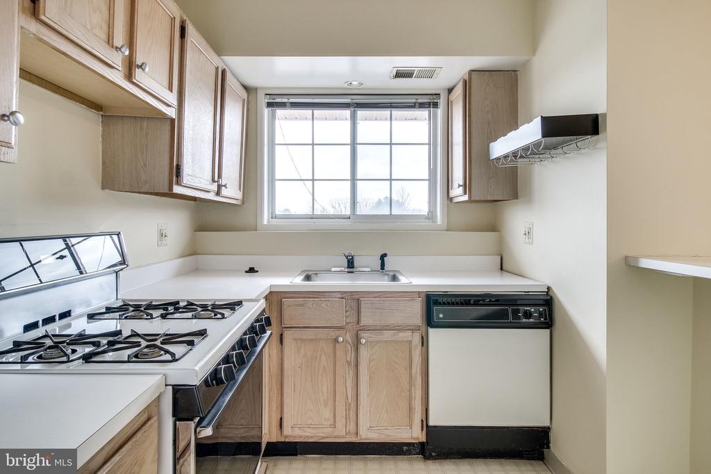 5603 FRANCONIA ROAD Unit: 302