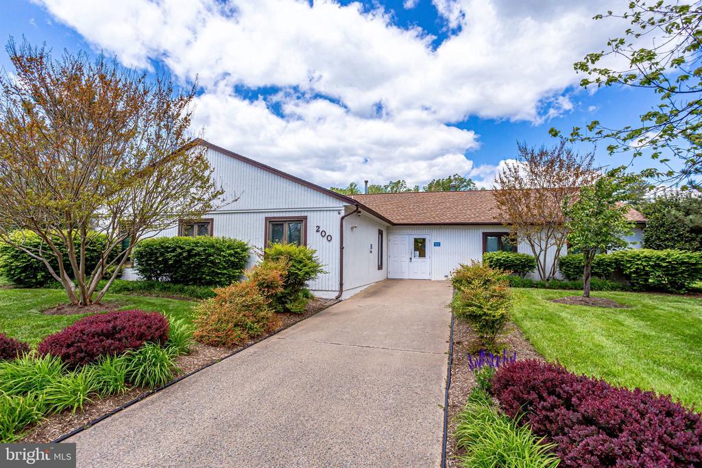 46 WEDGEDALE DRIVE
