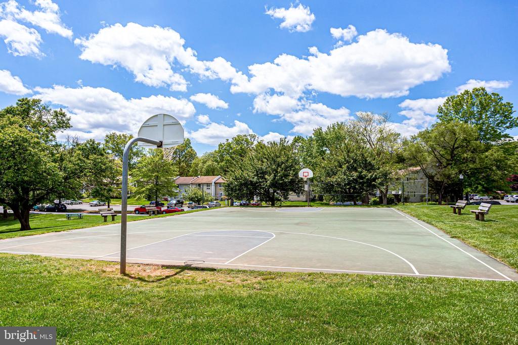 46 WEDGEDALE DRIVE