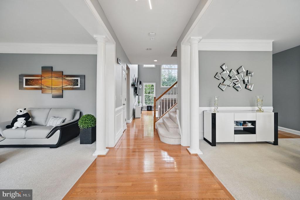 9129 Autumn Glory Ln