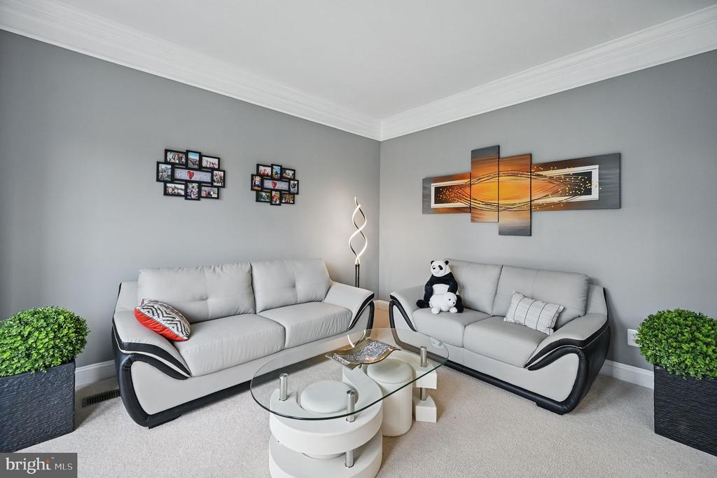 9129 Autumn Glory Ln