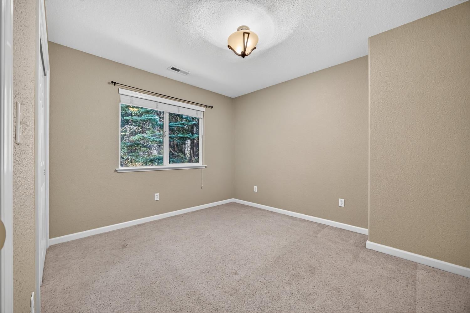 119 Meadowview Court