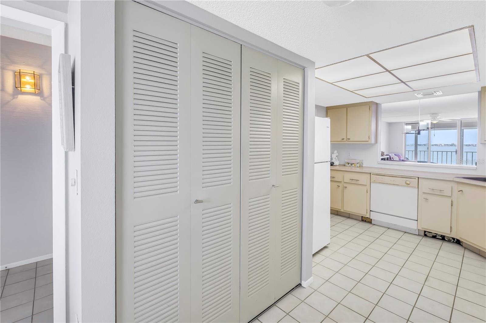 6060 SHORE BLVD S #510