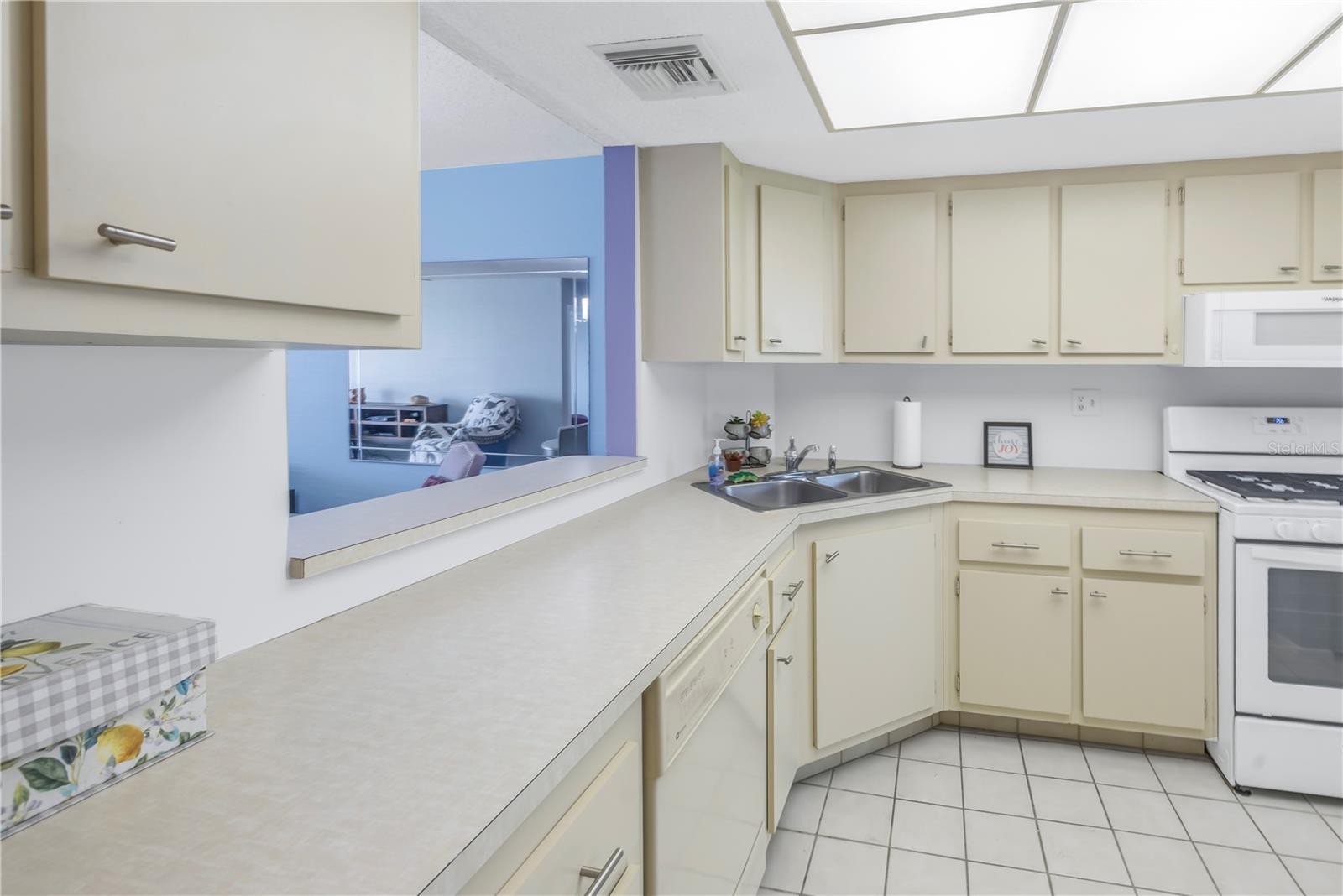 6060 SHORE BLVD S #510