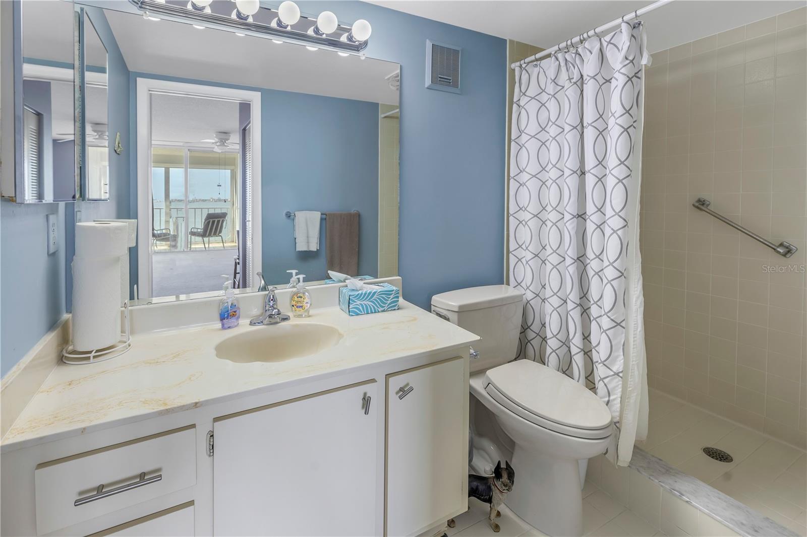 6060 SHORE BLVD S #510