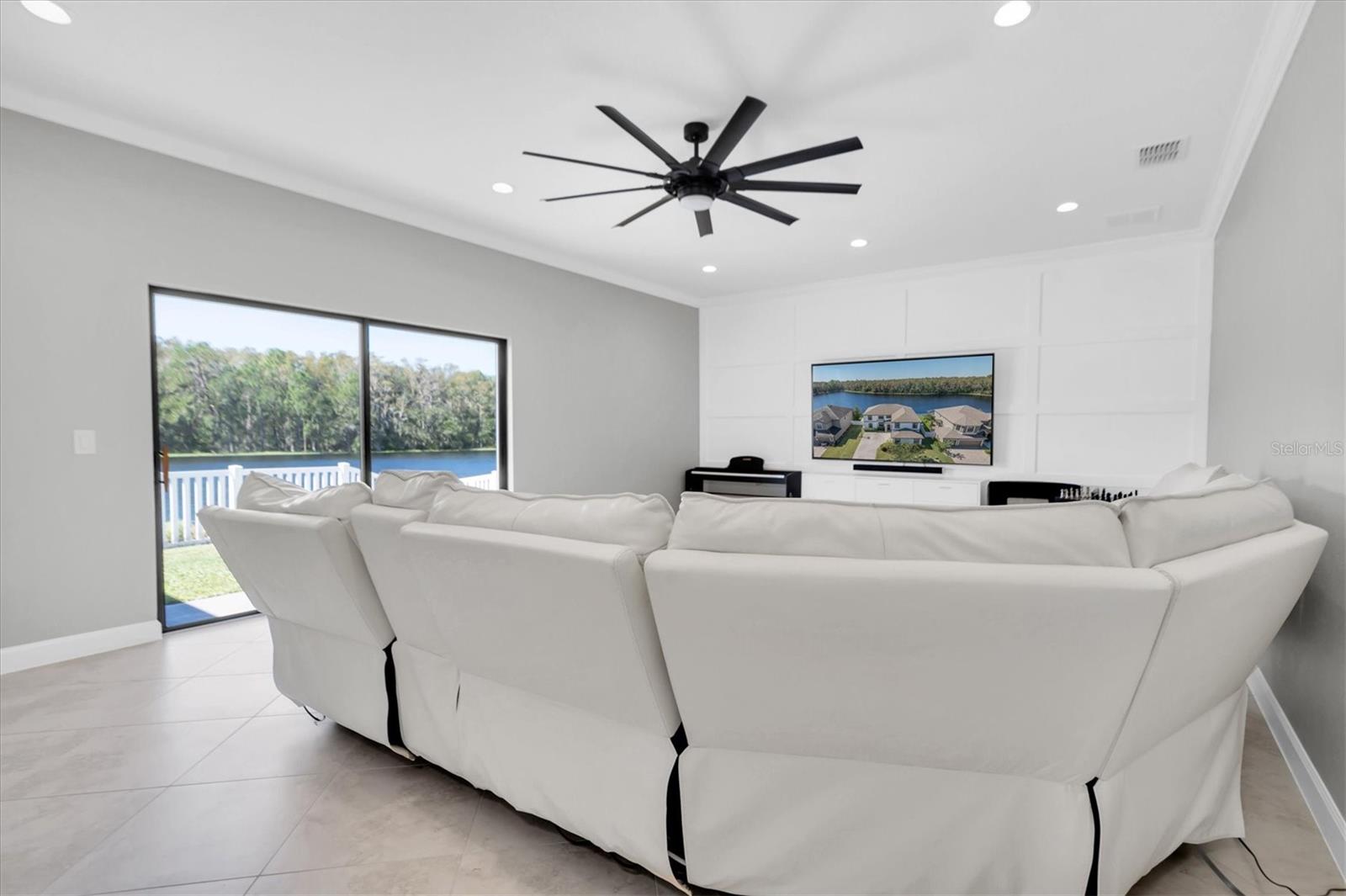 12135 CRESTRIDGE LOOP