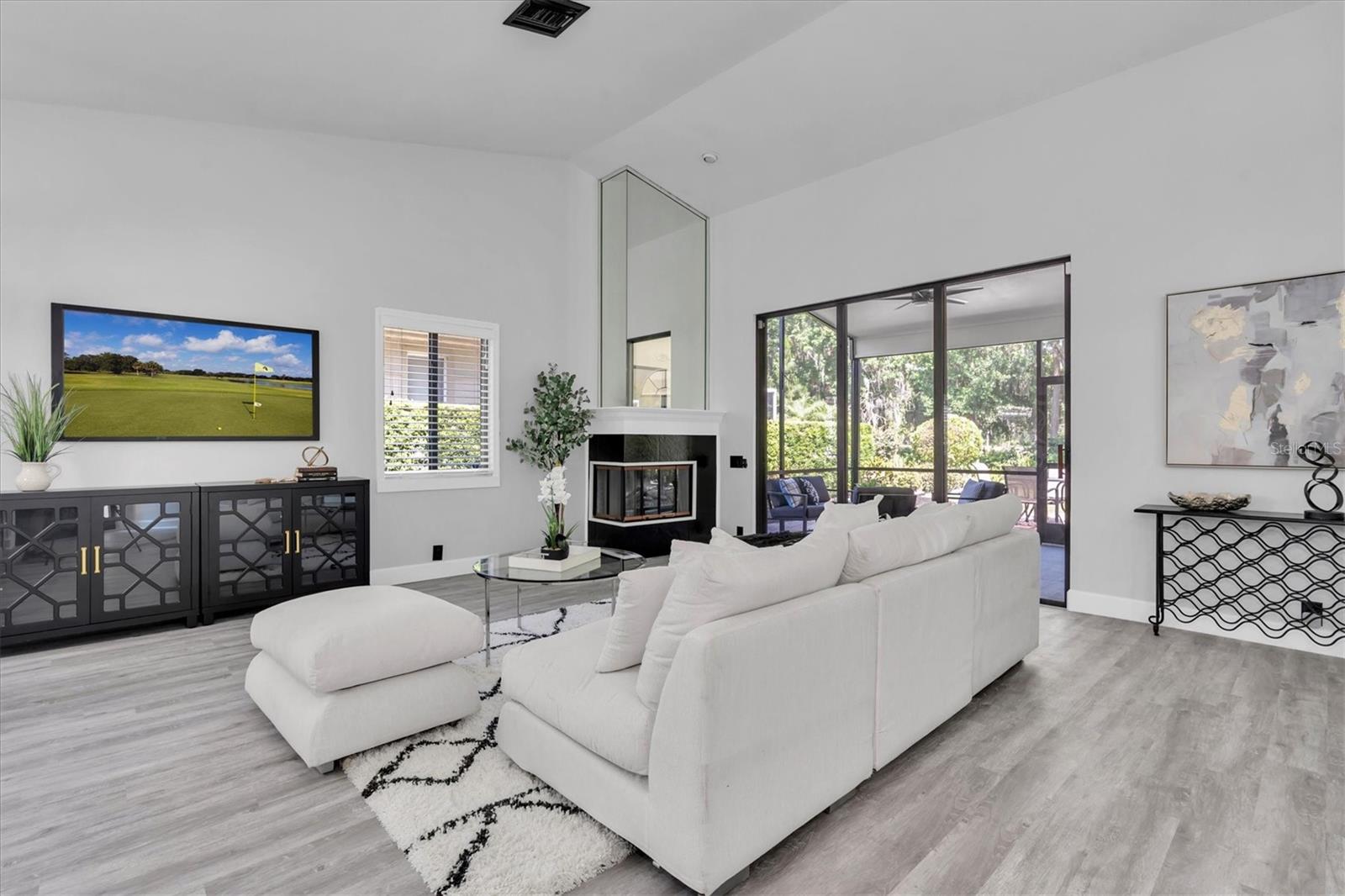 3047 BOLT DR
