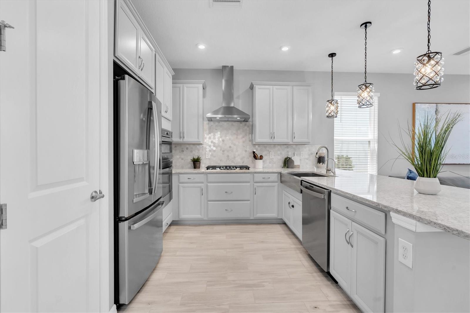 2815 DUDLEY AVE