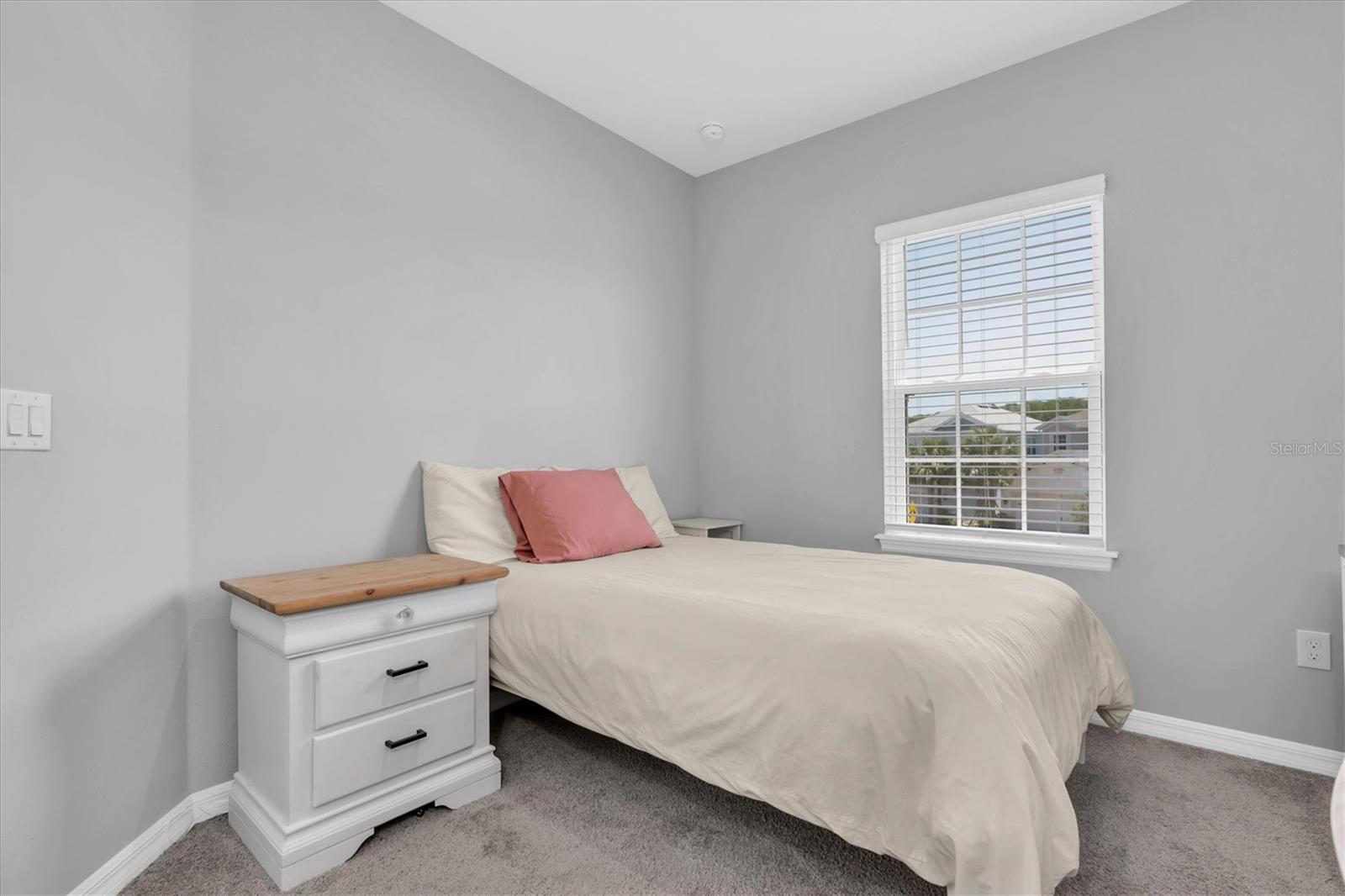 2815 DUDLEY AVE