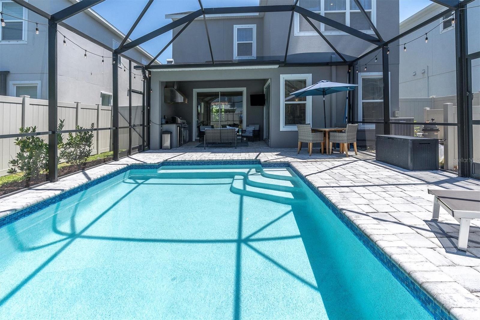 2815 DUDLEY AVE
