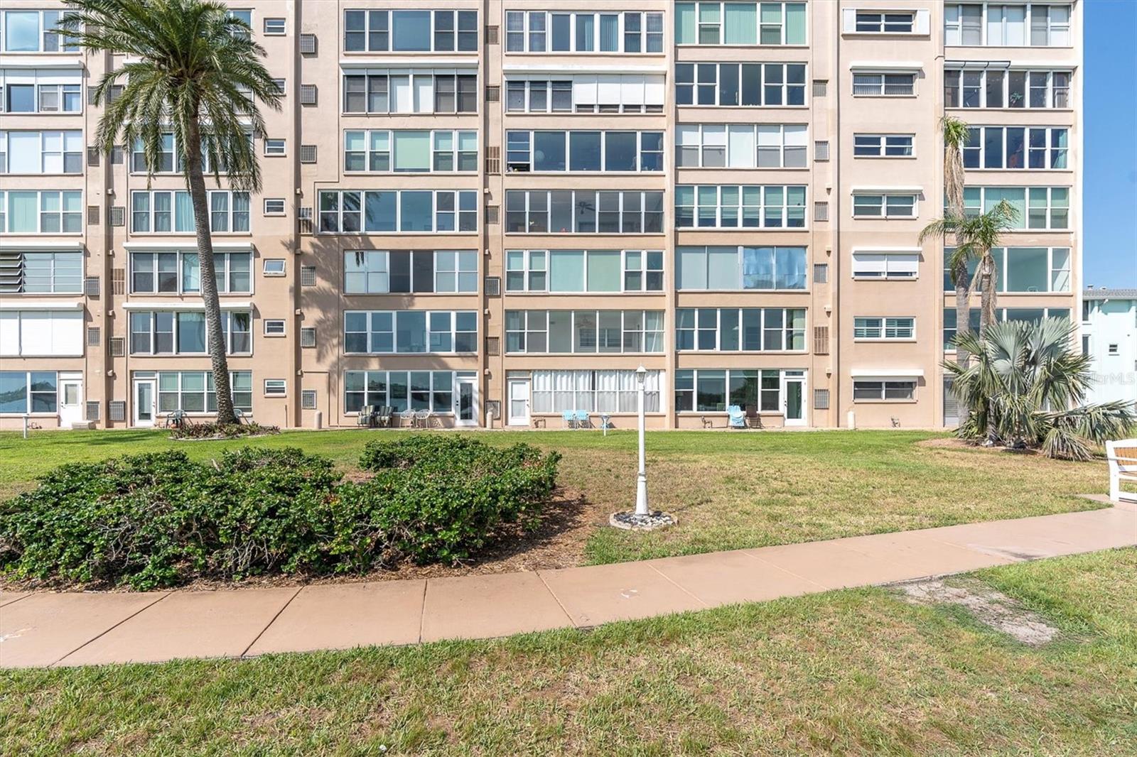 1847 SHORE DR S #203