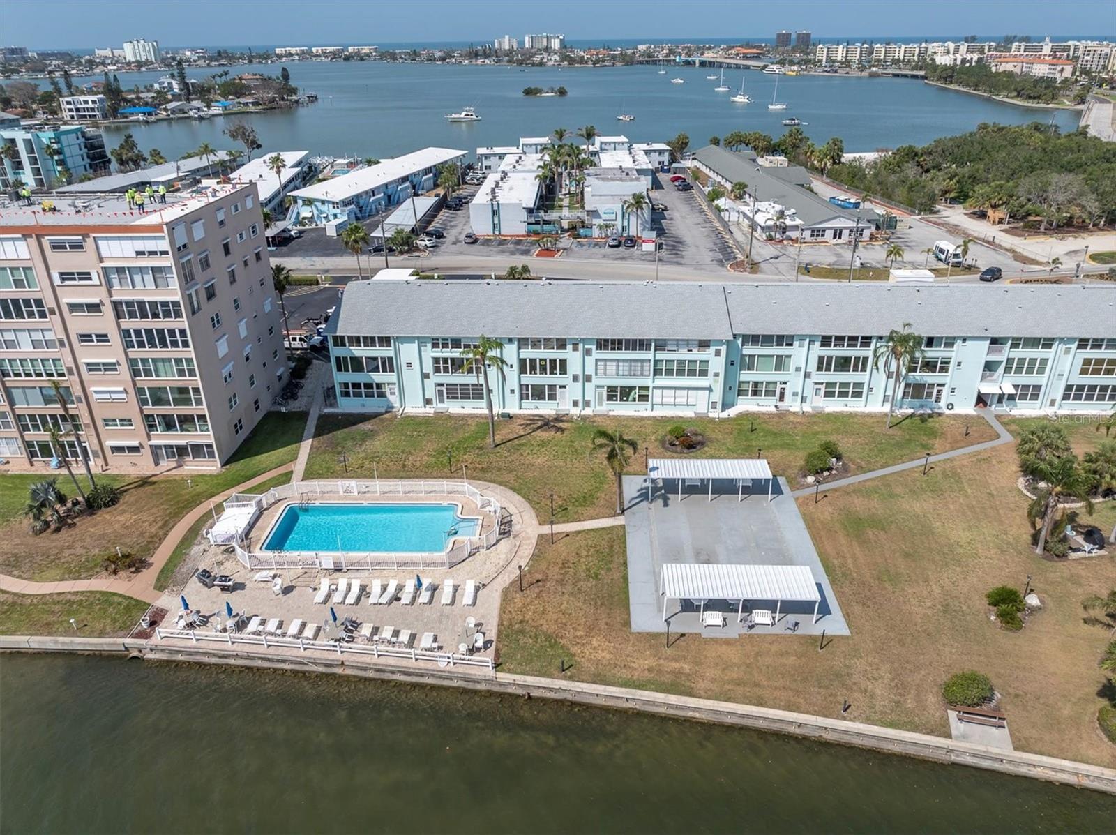 1847 SHORE DR S #203