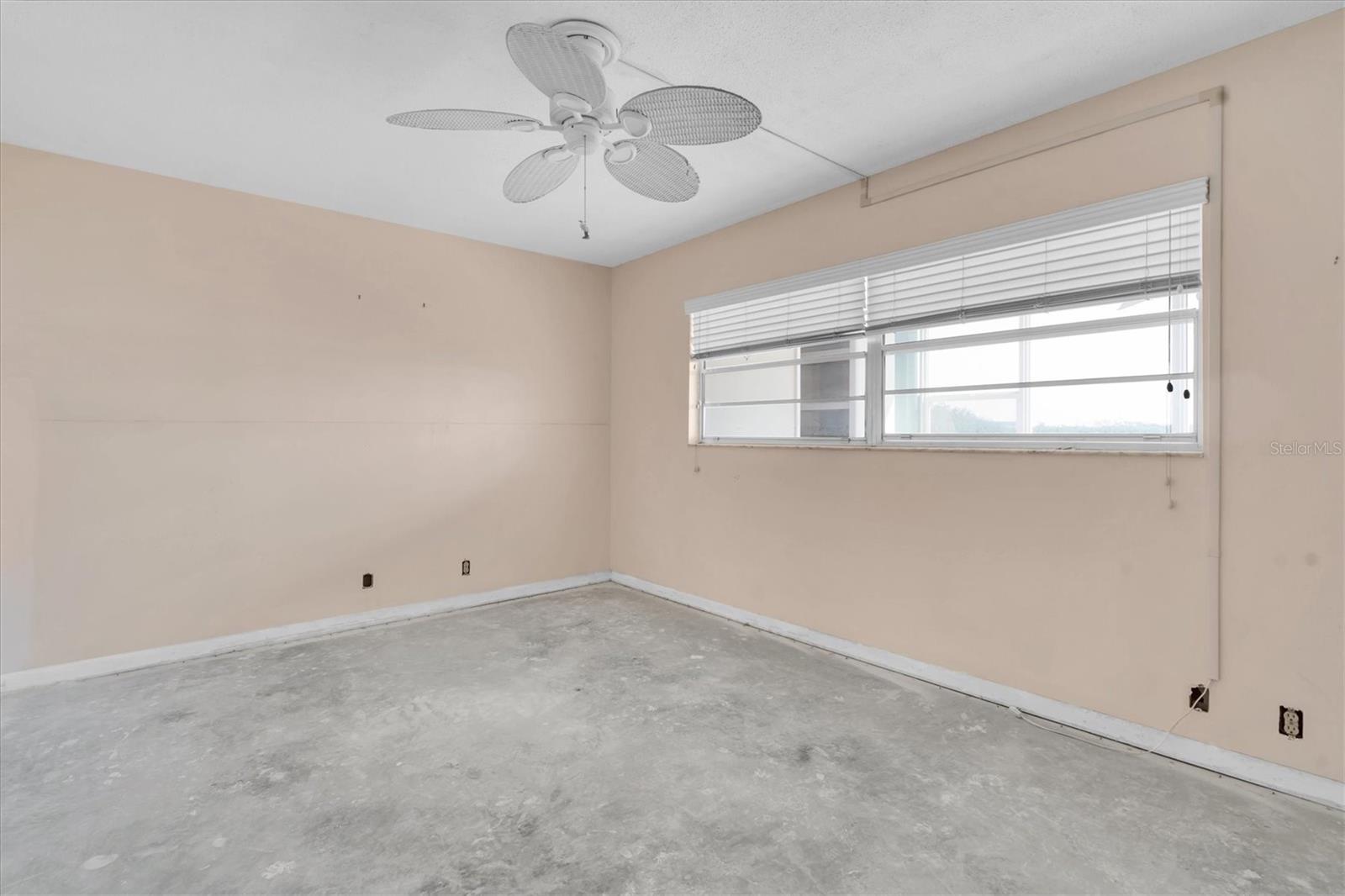 1847 SHORE DR S #203