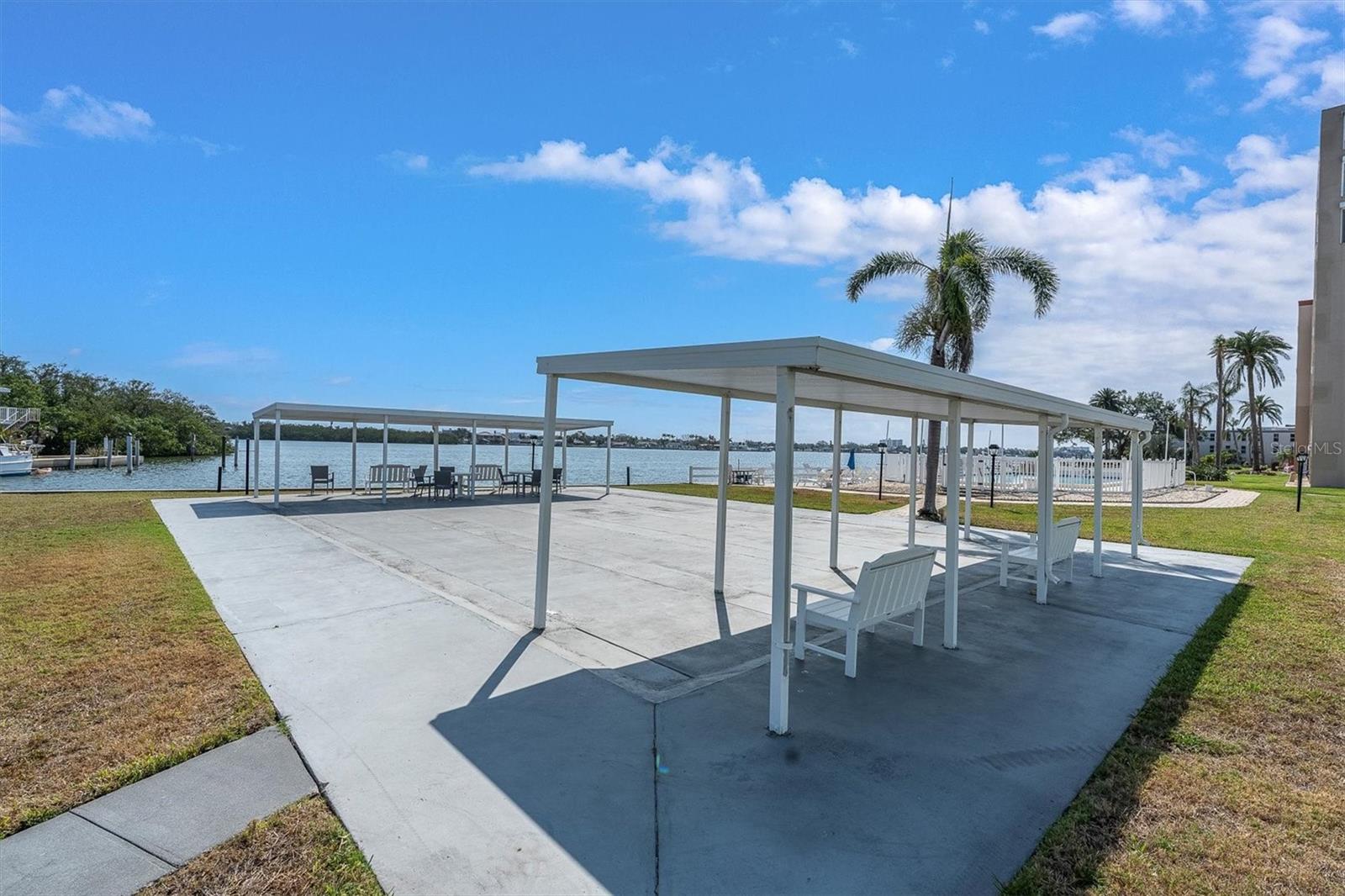 1847 SHORE DR S #203