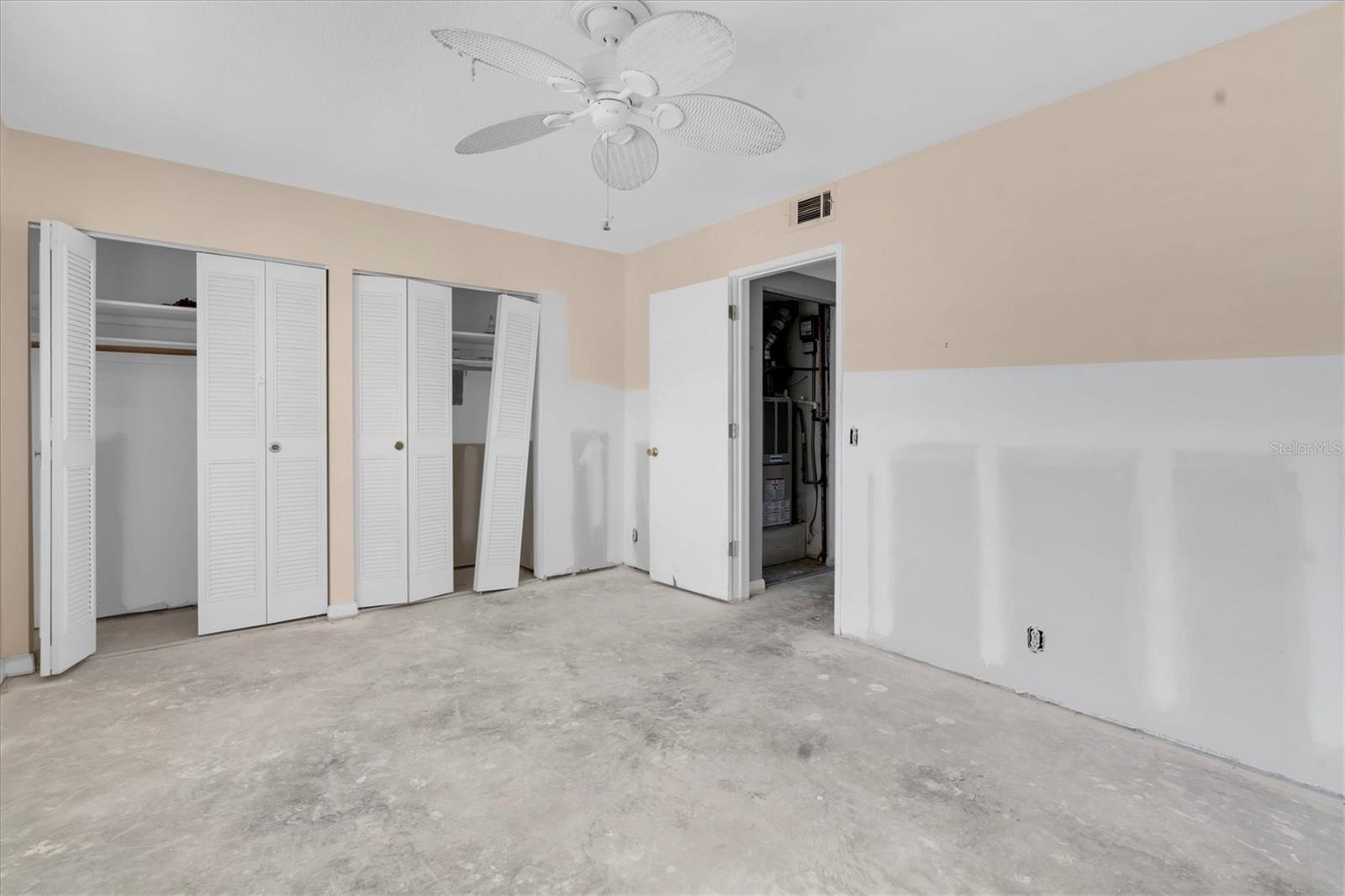 1847 SHORE DR S #203