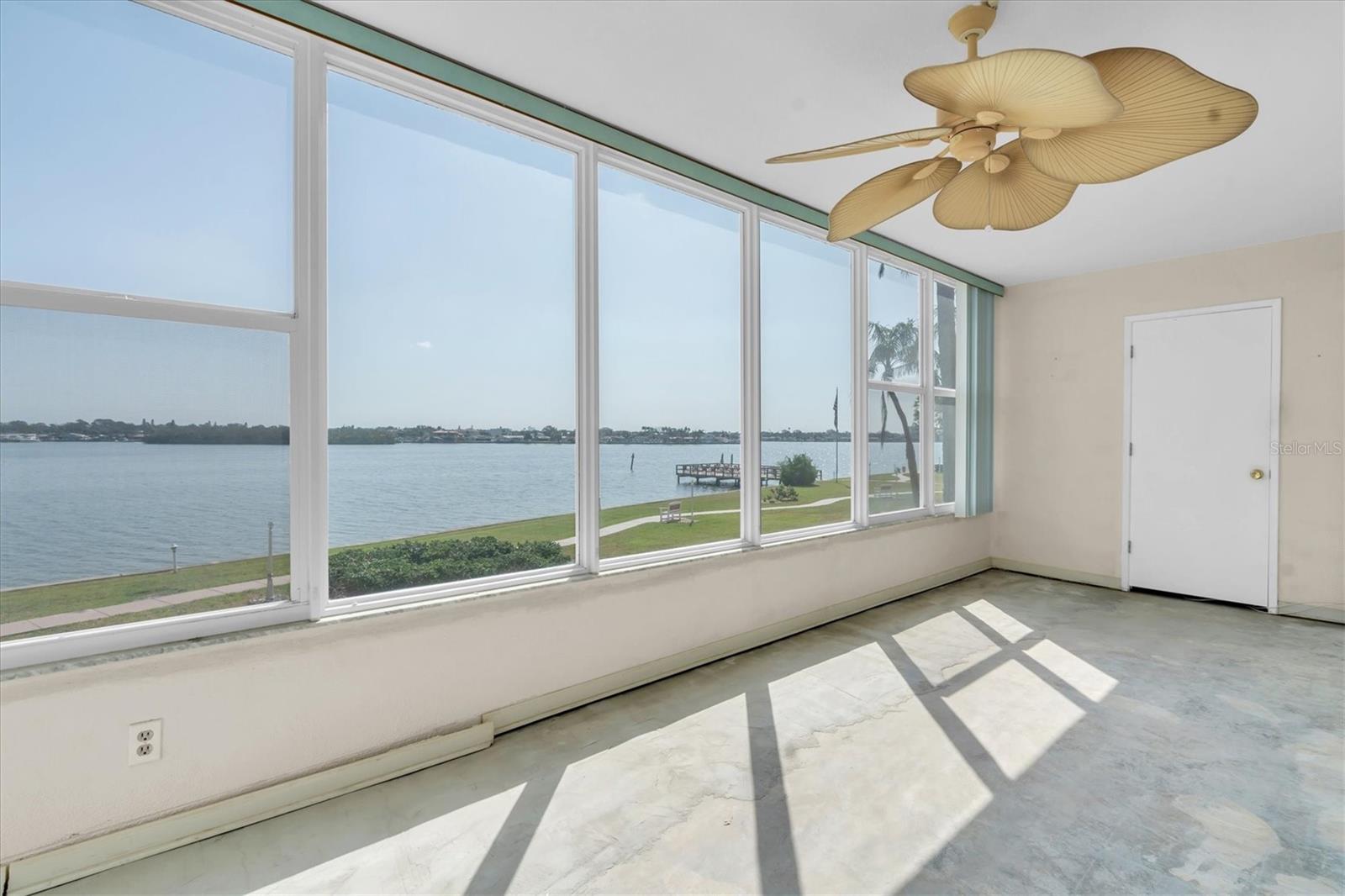 1847 SHORE DR S #203