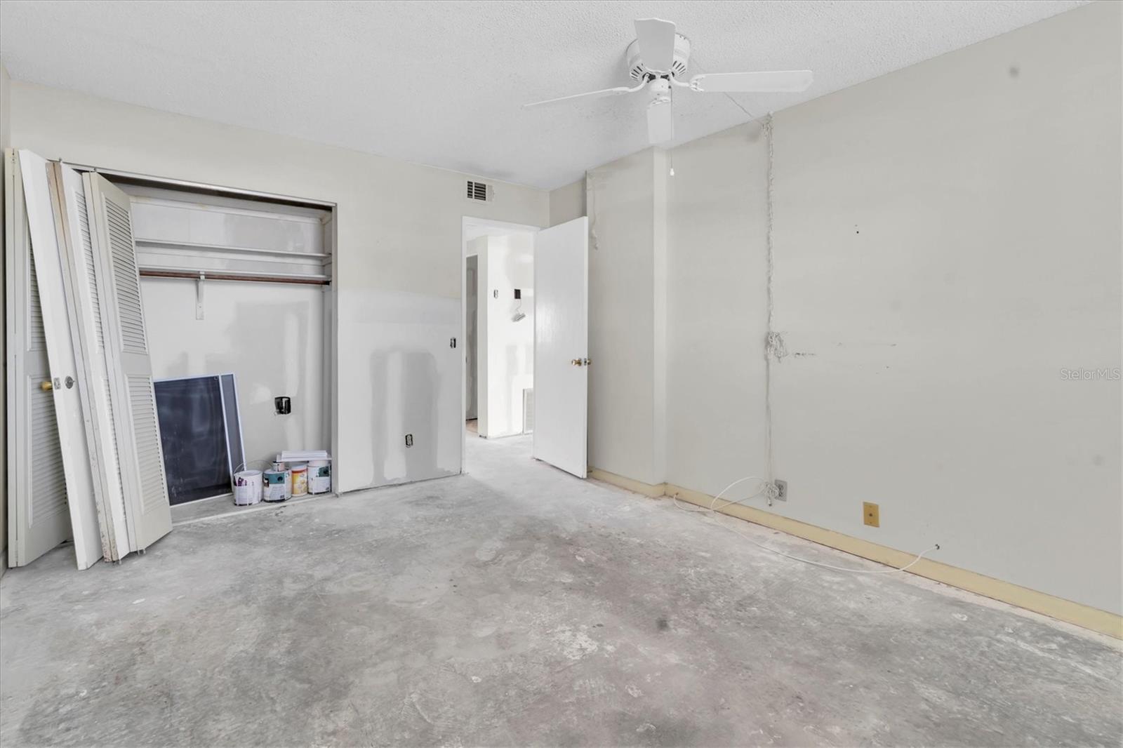 1847 SHORE DR S #203