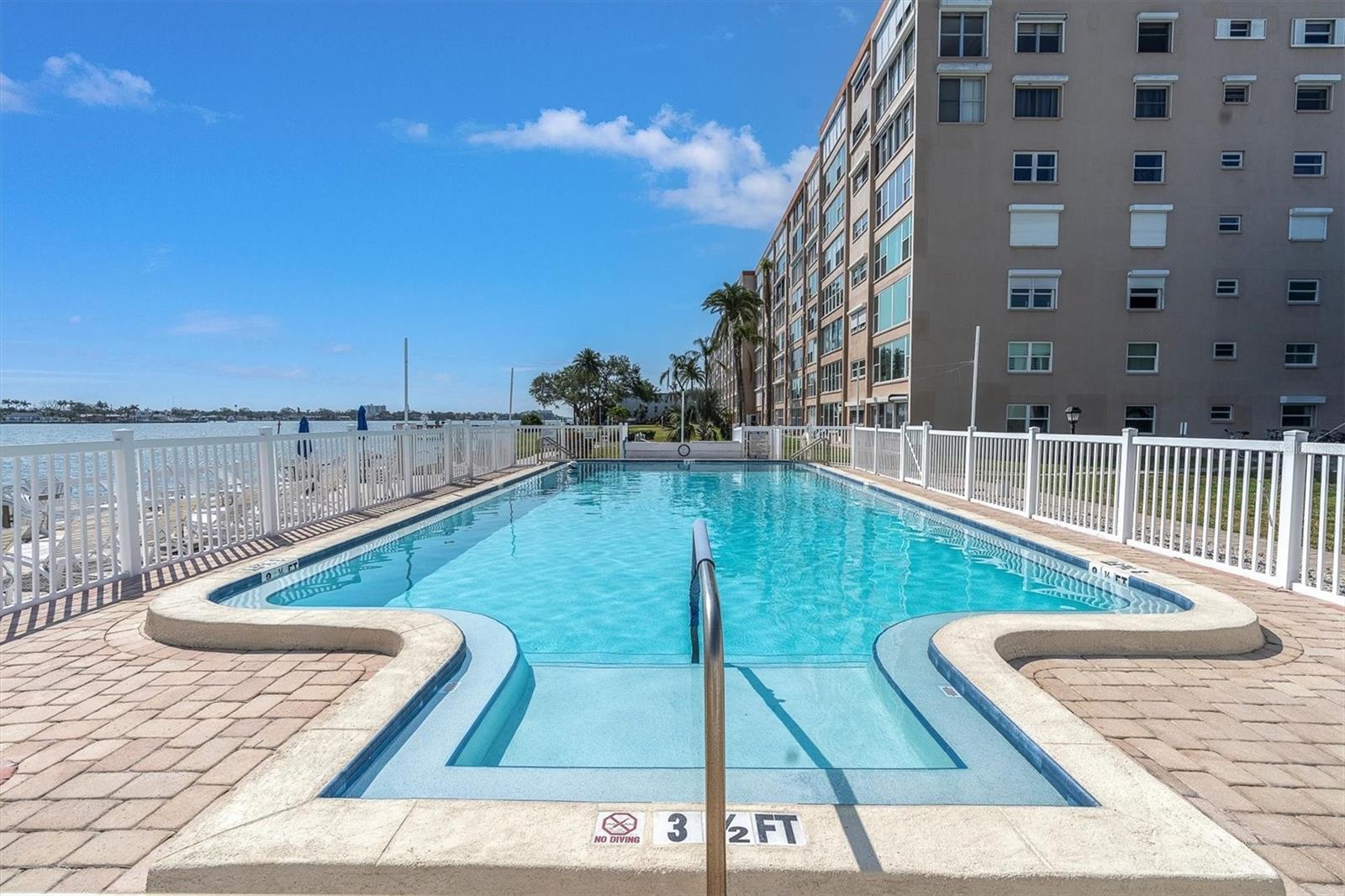 1847 SHORE DR S #203