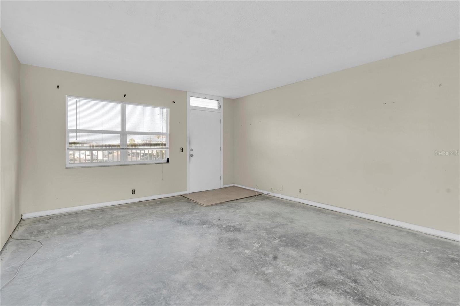 1847 SHORE DR S #203