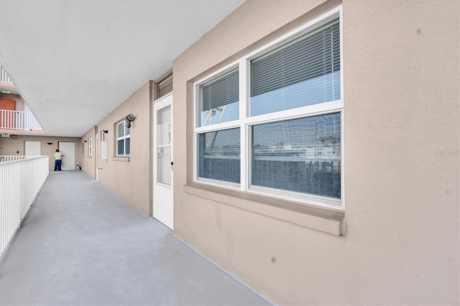 1847 SHORE DR S #203