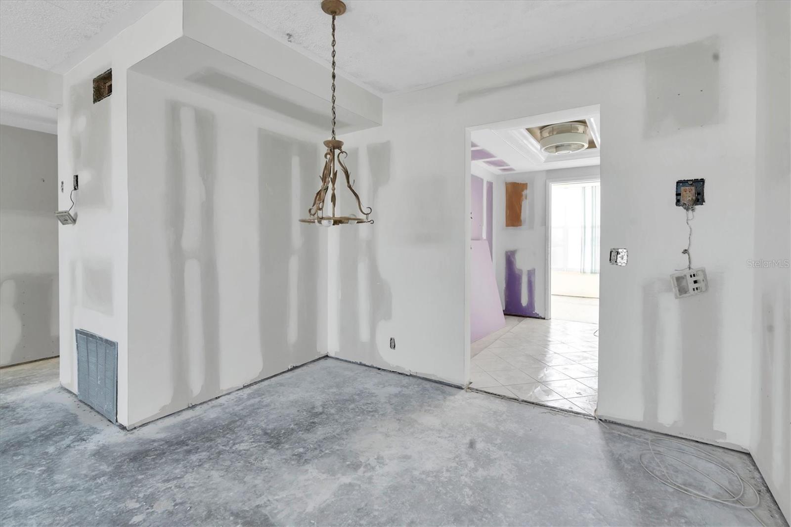 1847 SHORE DR S #203