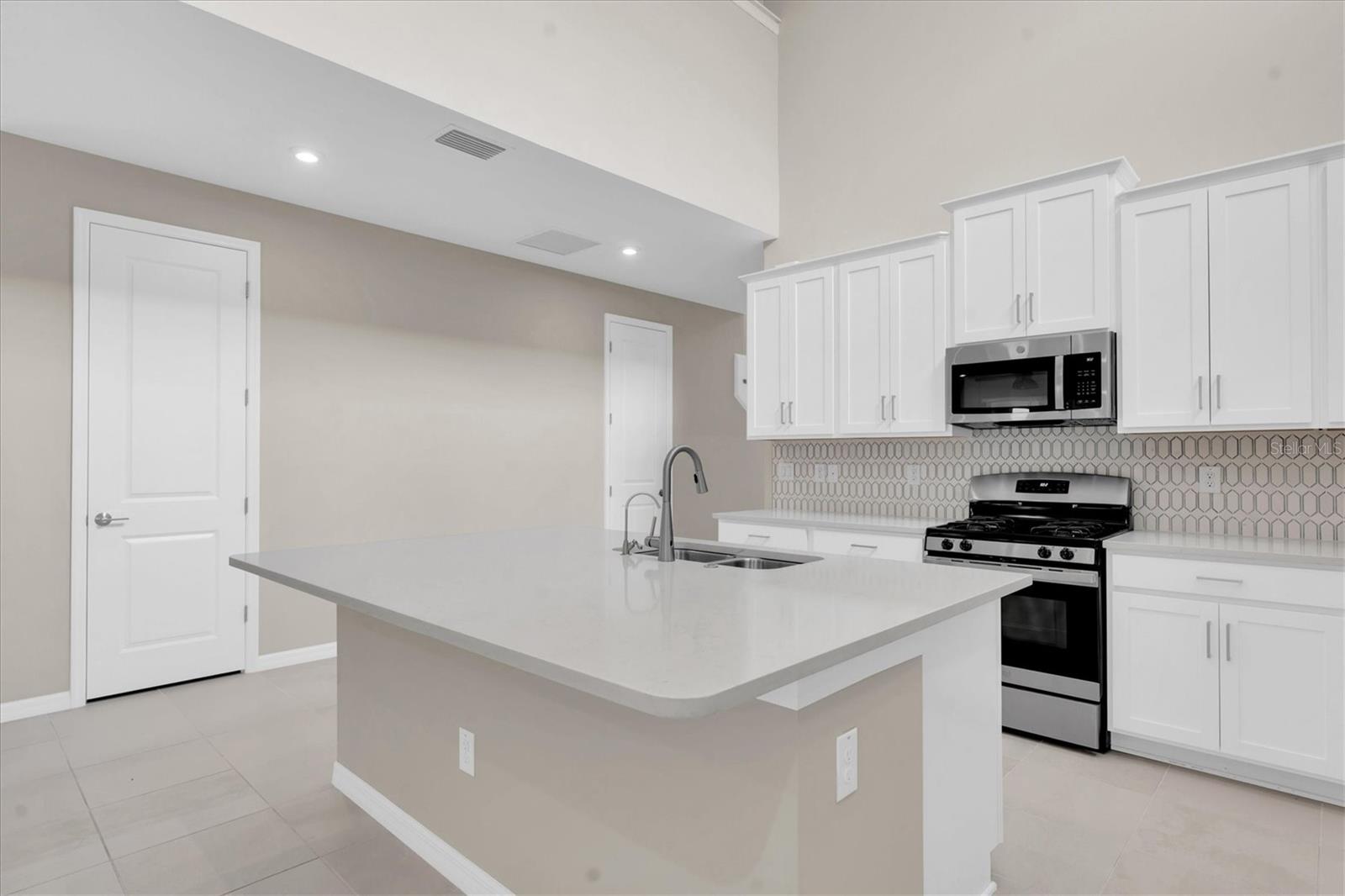 13771 RANGELAND BLVD