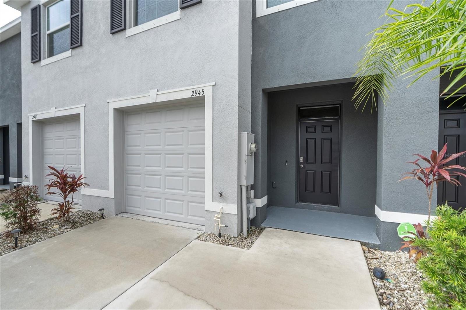 2945 SUNCOAST PLAINS DR