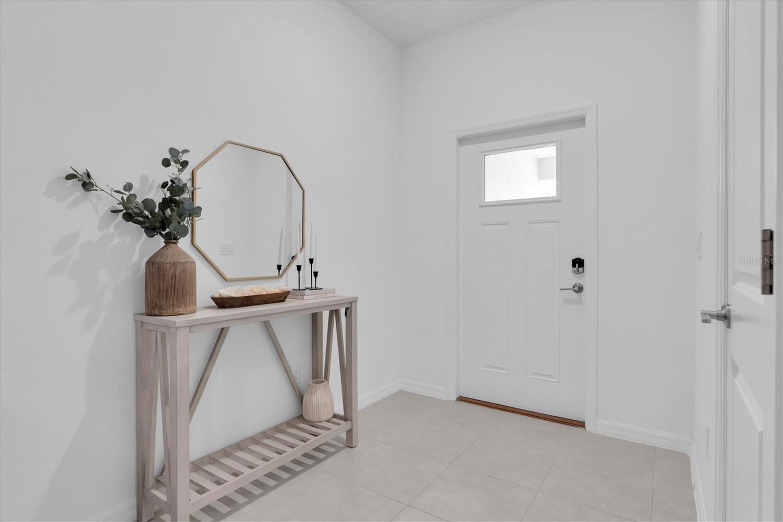 8211 CRESCENT OAKS DR