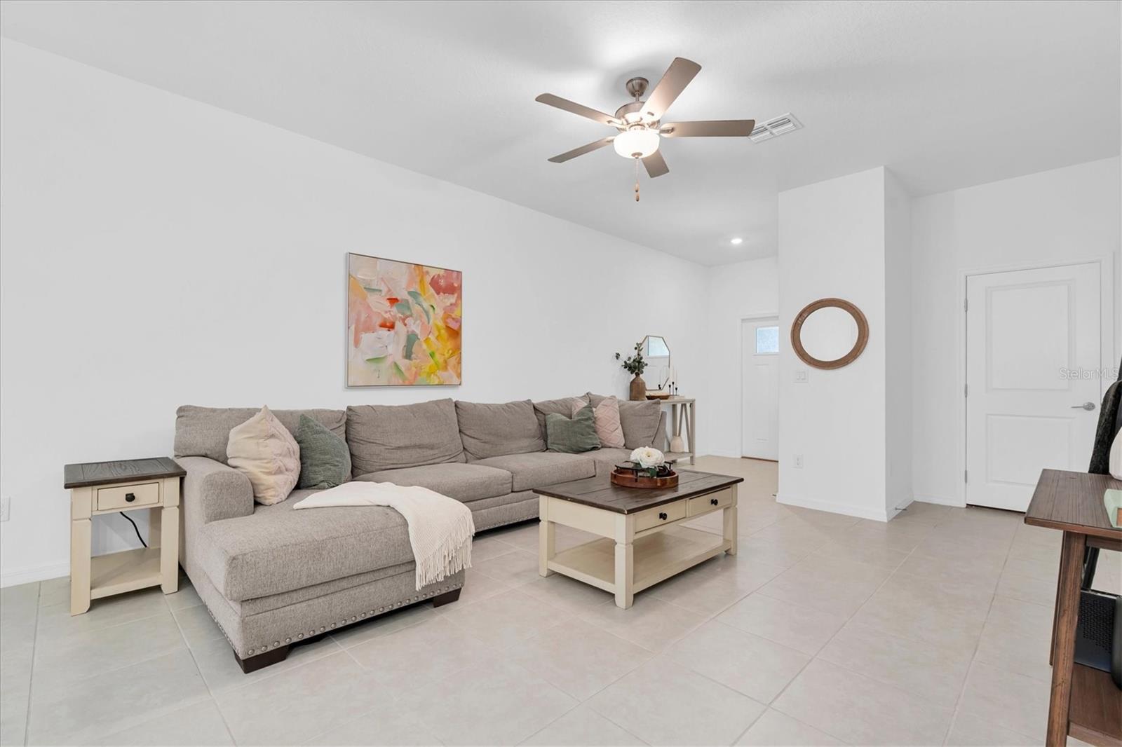 8211 CRESCENT OAKS DR