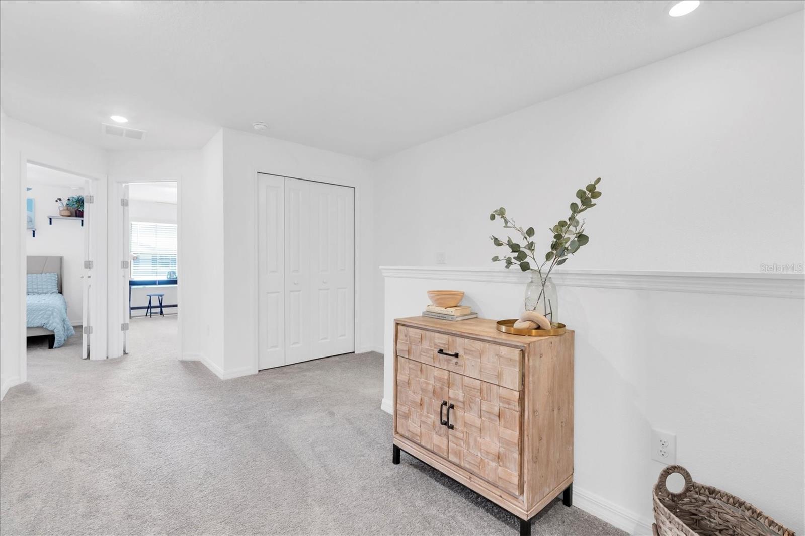 8211 CRESCENT OAKS DR