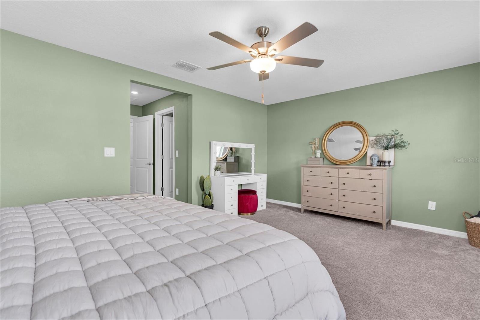 8211 CRESCENT OAKS DR