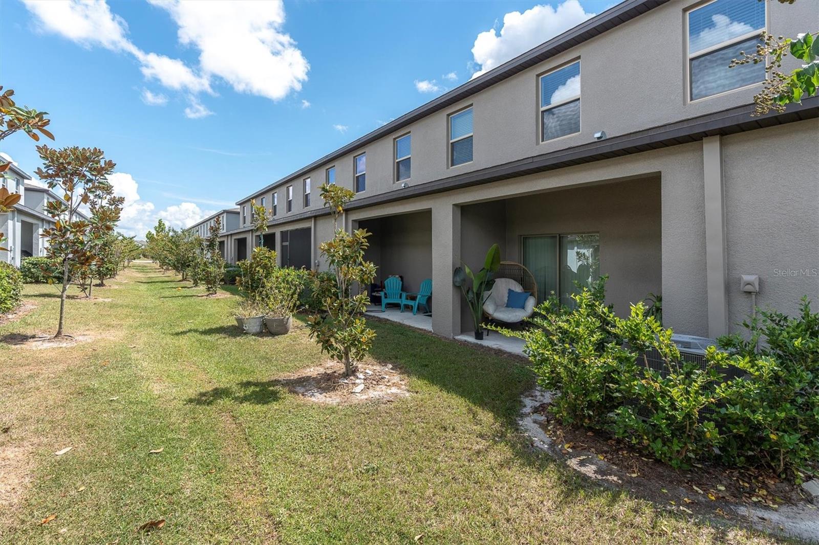 8211 CRESCENT OAKS DR