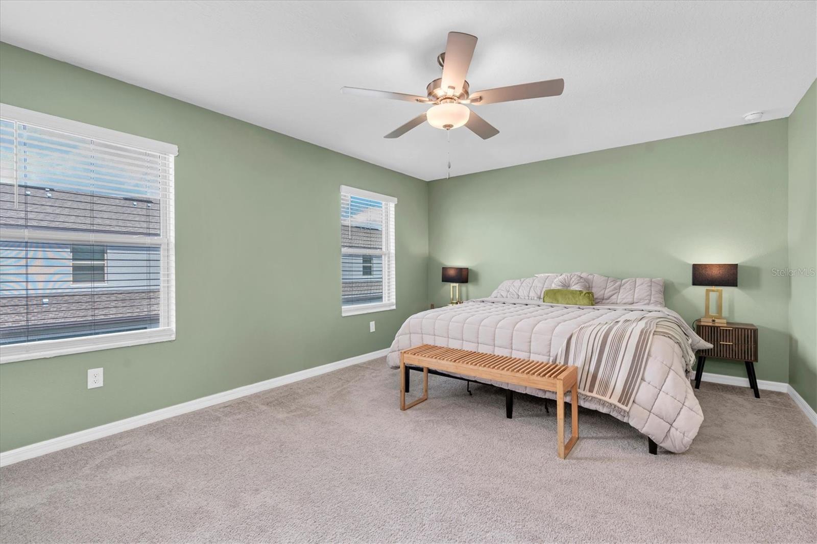 8211 CRESCENT OAKS DR