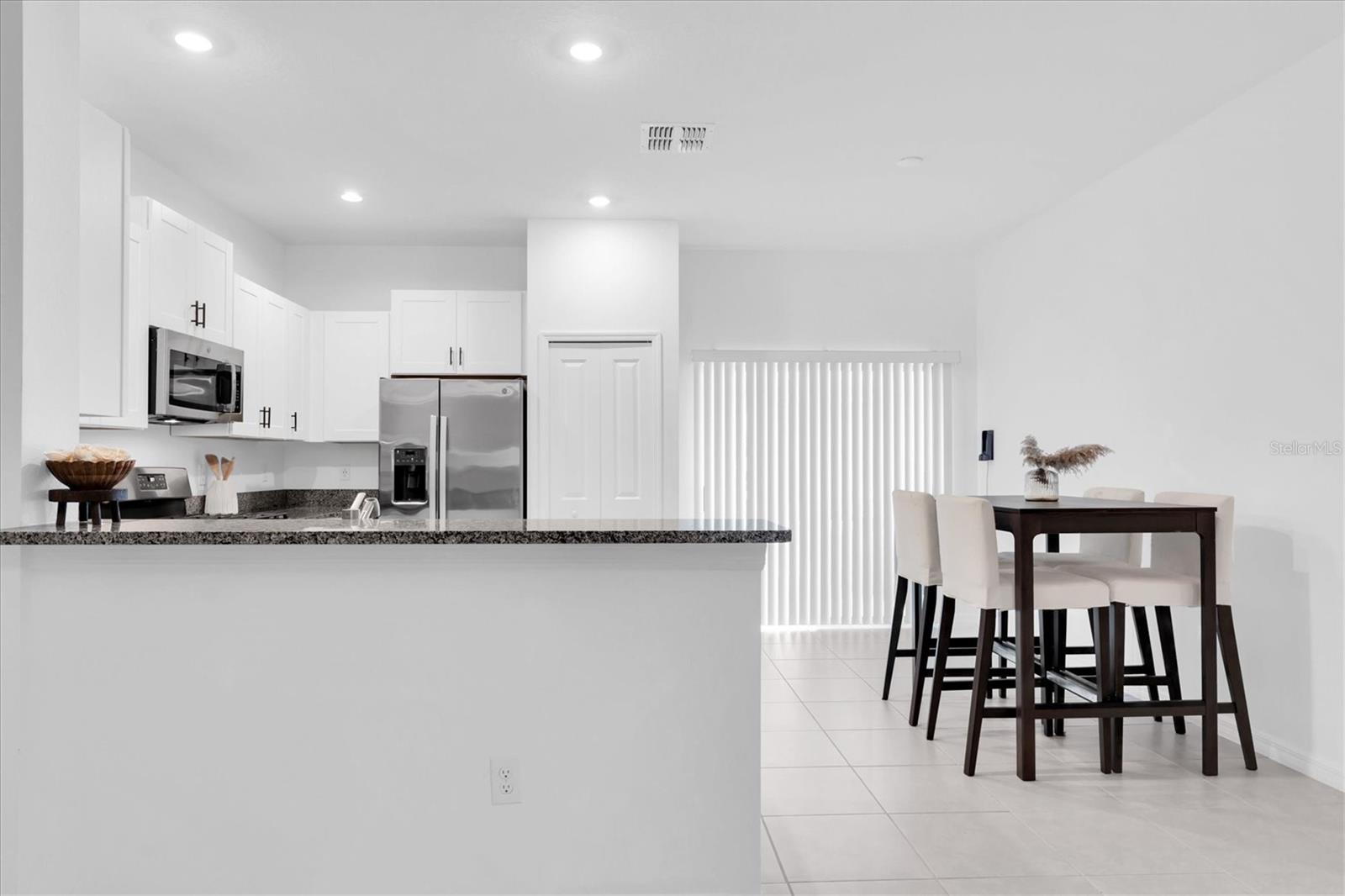 8211 CRESCENT OAKS DR