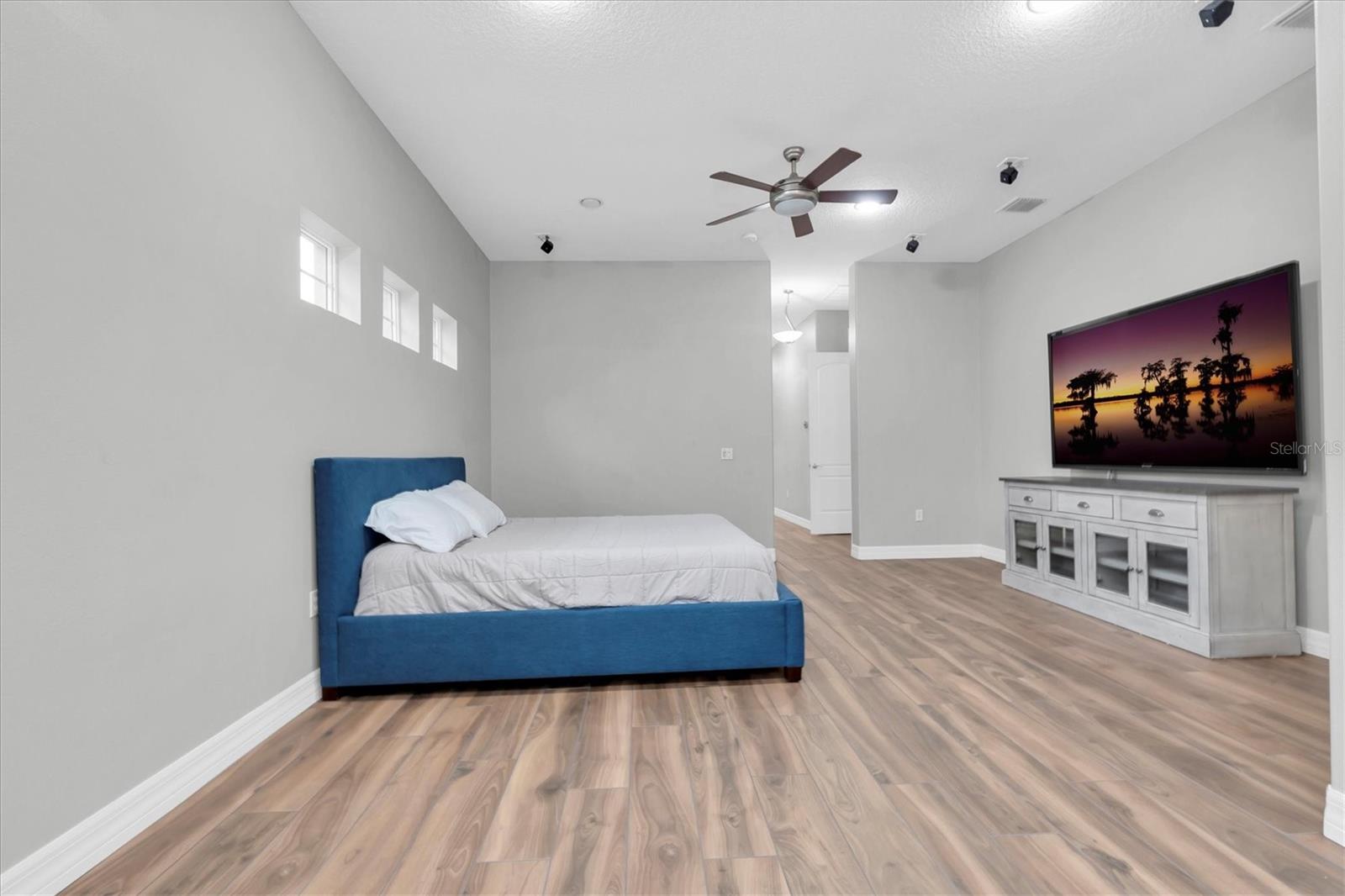 7908 LADY LAKE LN