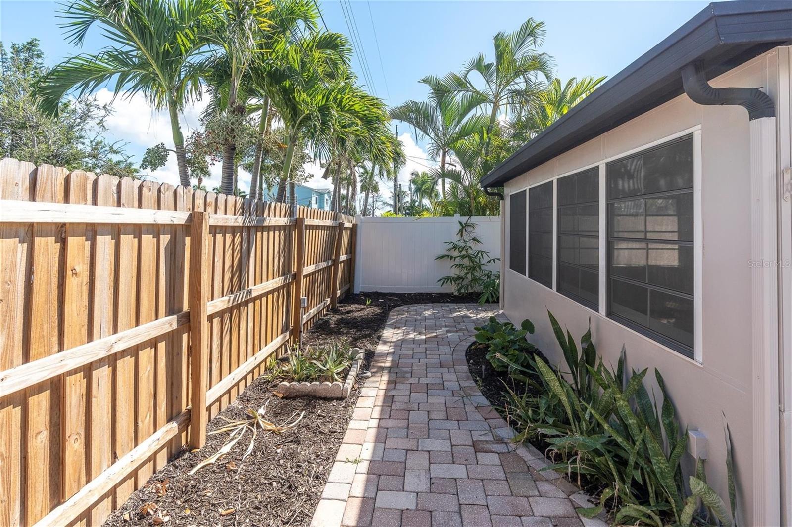 197 LIDO DR