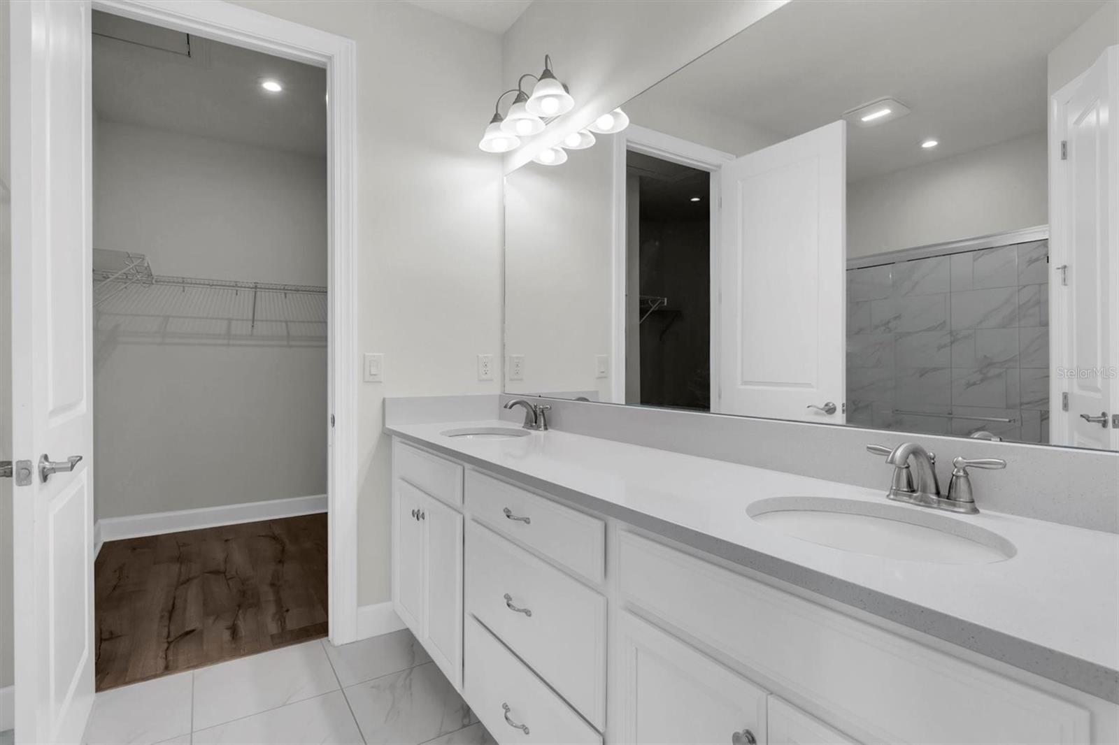 3282 FRANCOA DR