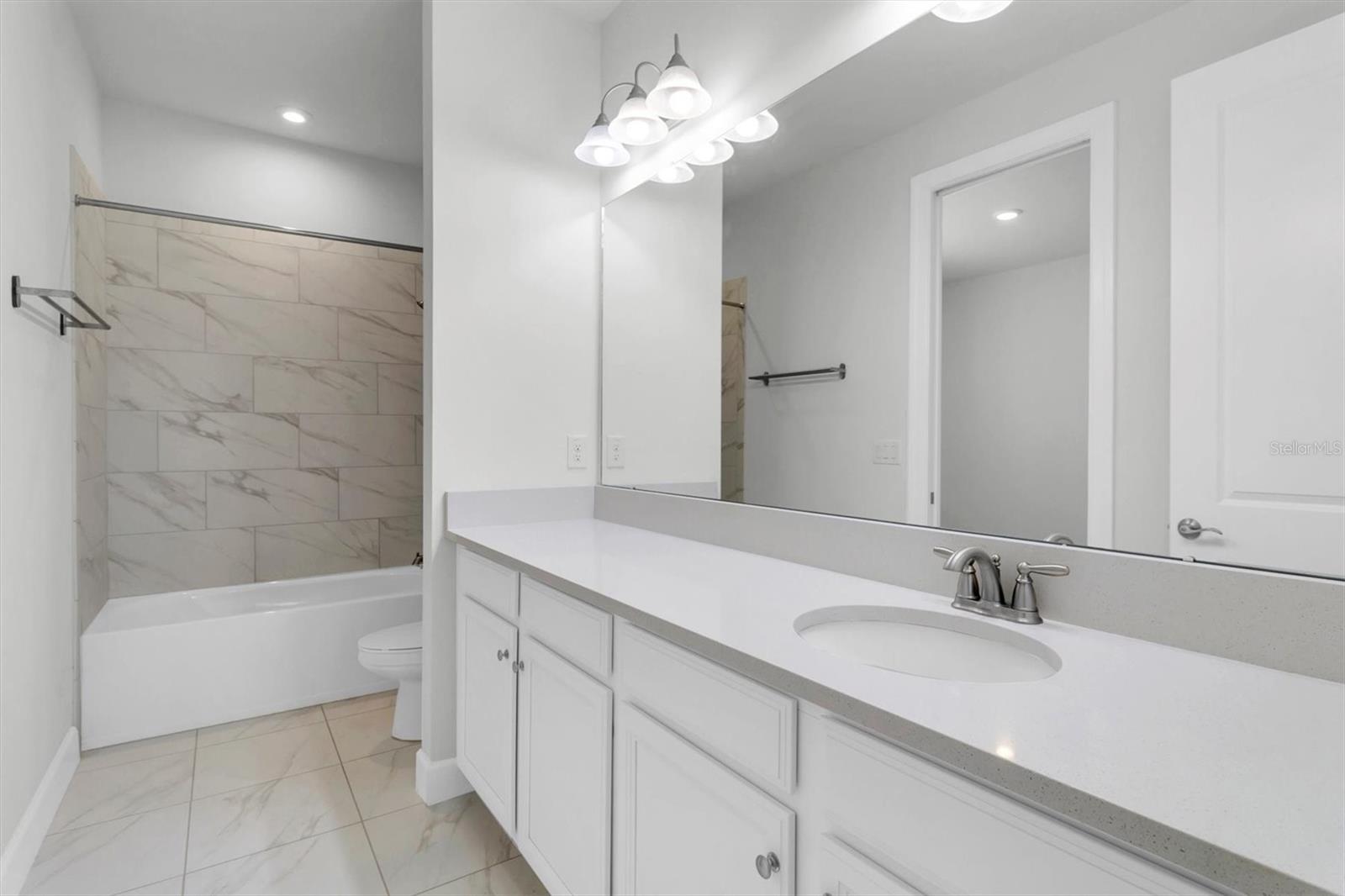 3282 FRANCOA DR