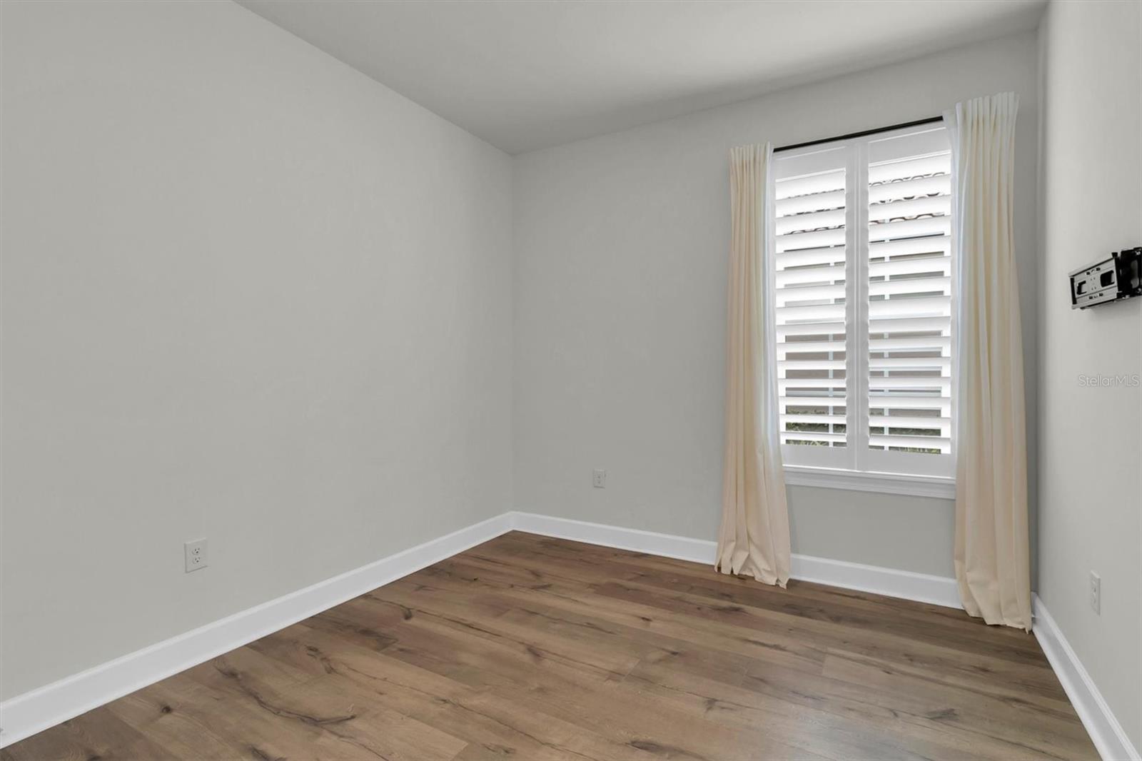 3282 FRANCOA DR