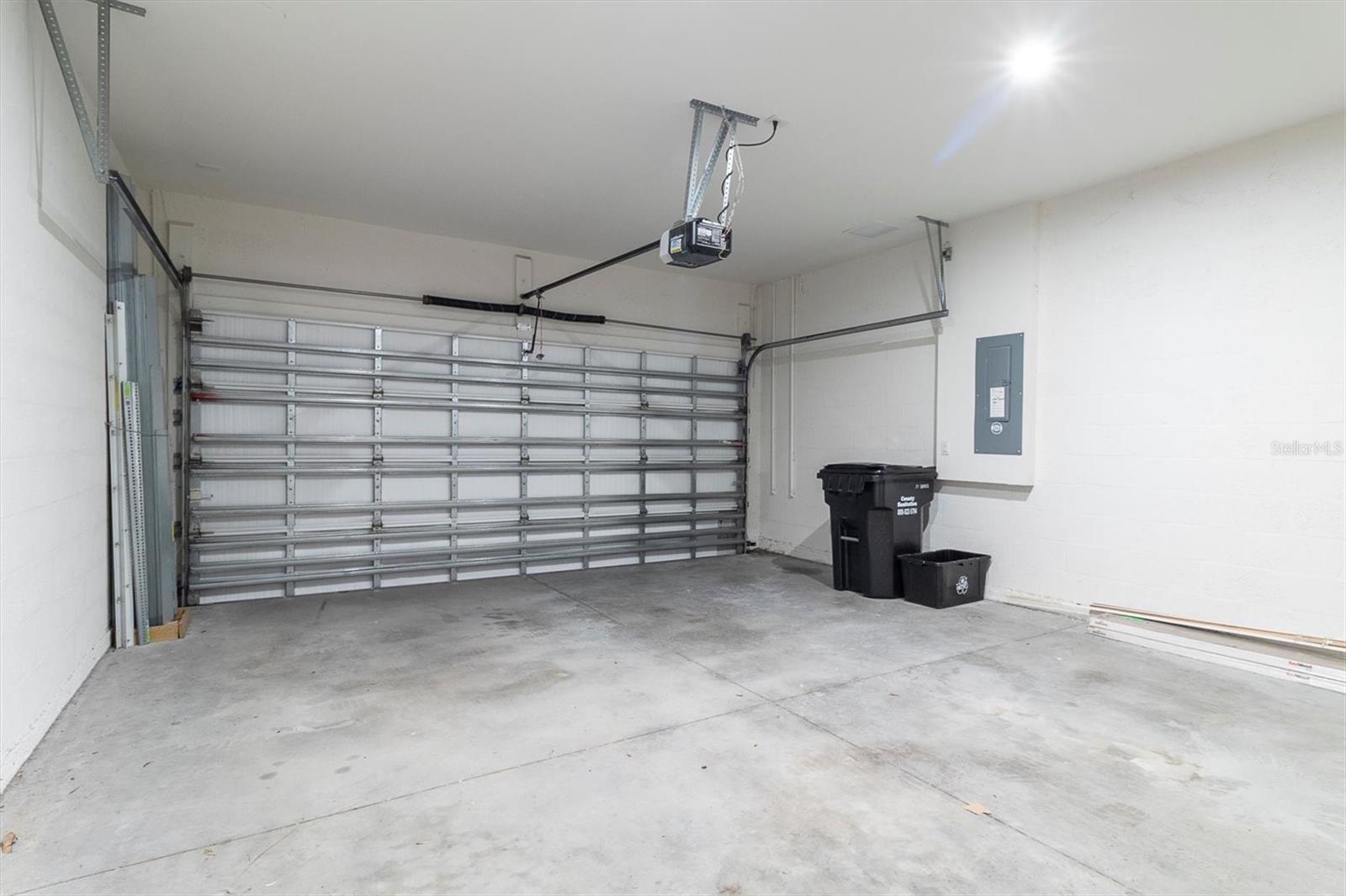 3282 FRANCOA DR