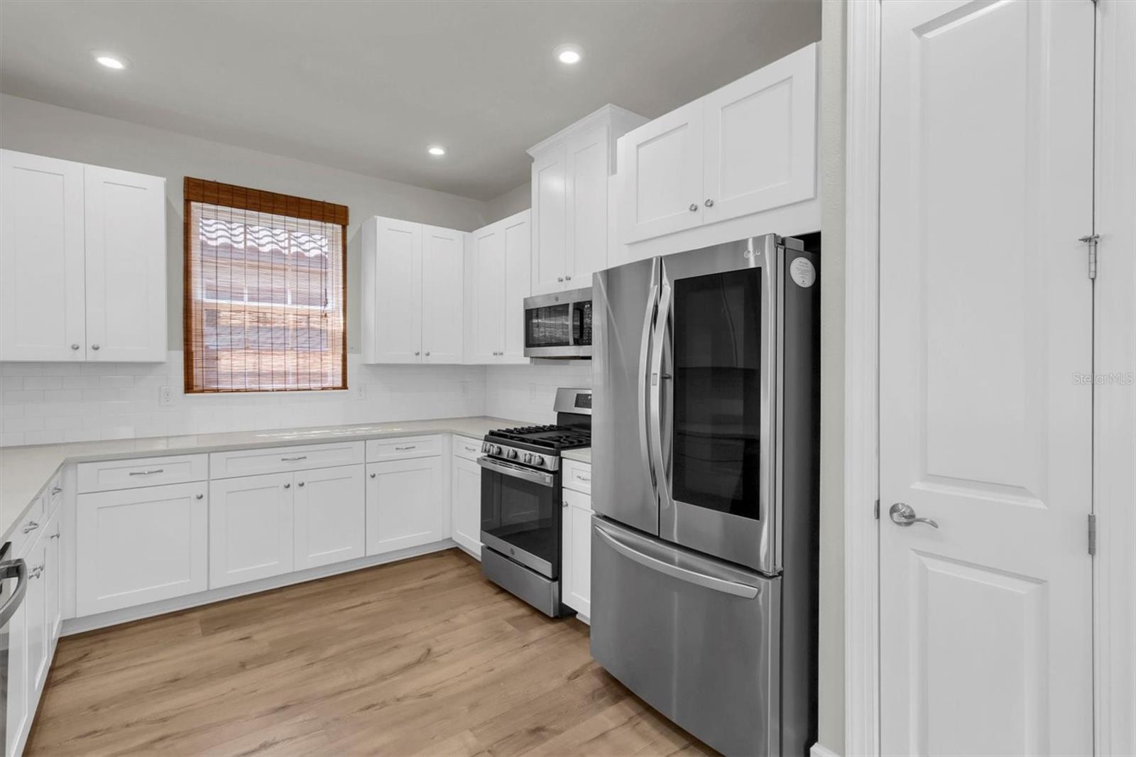 3282 FRANCOA DR