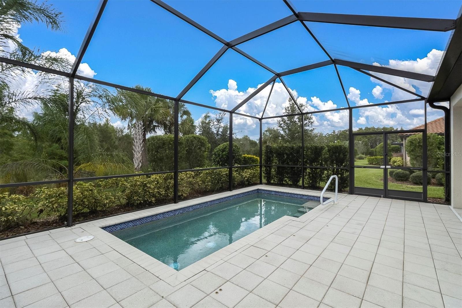 3282 FRANCOA DR