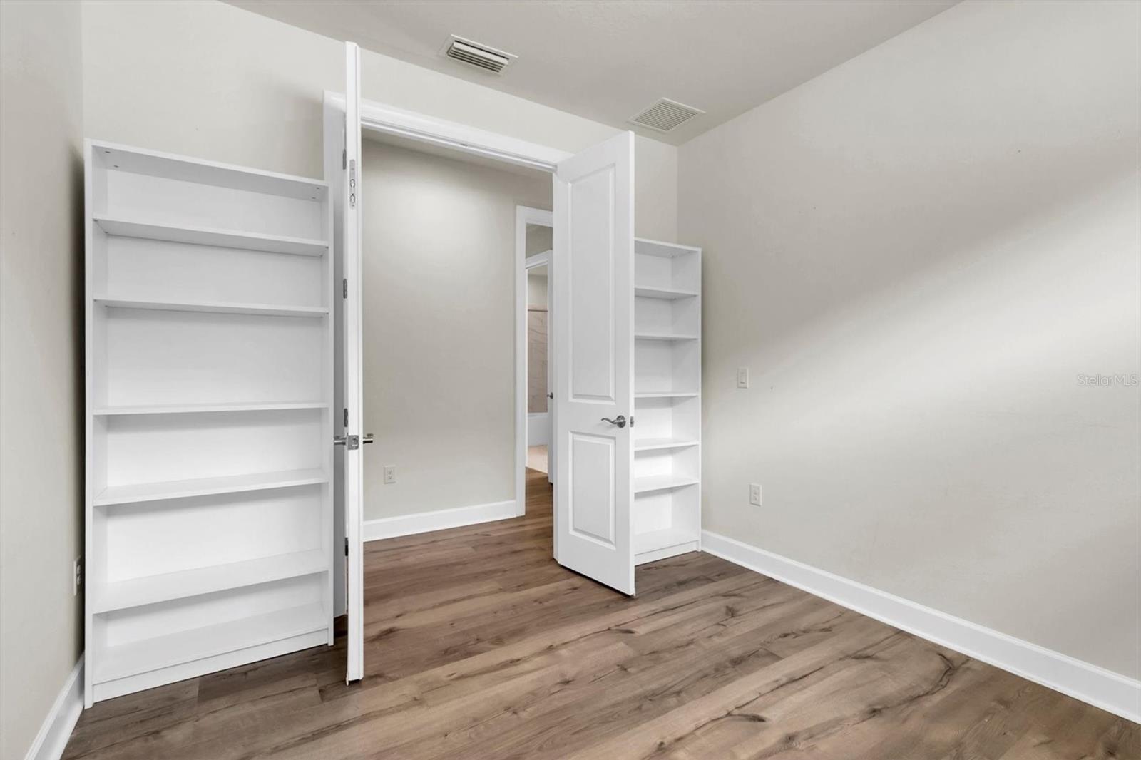 3282 FRANCOA DR