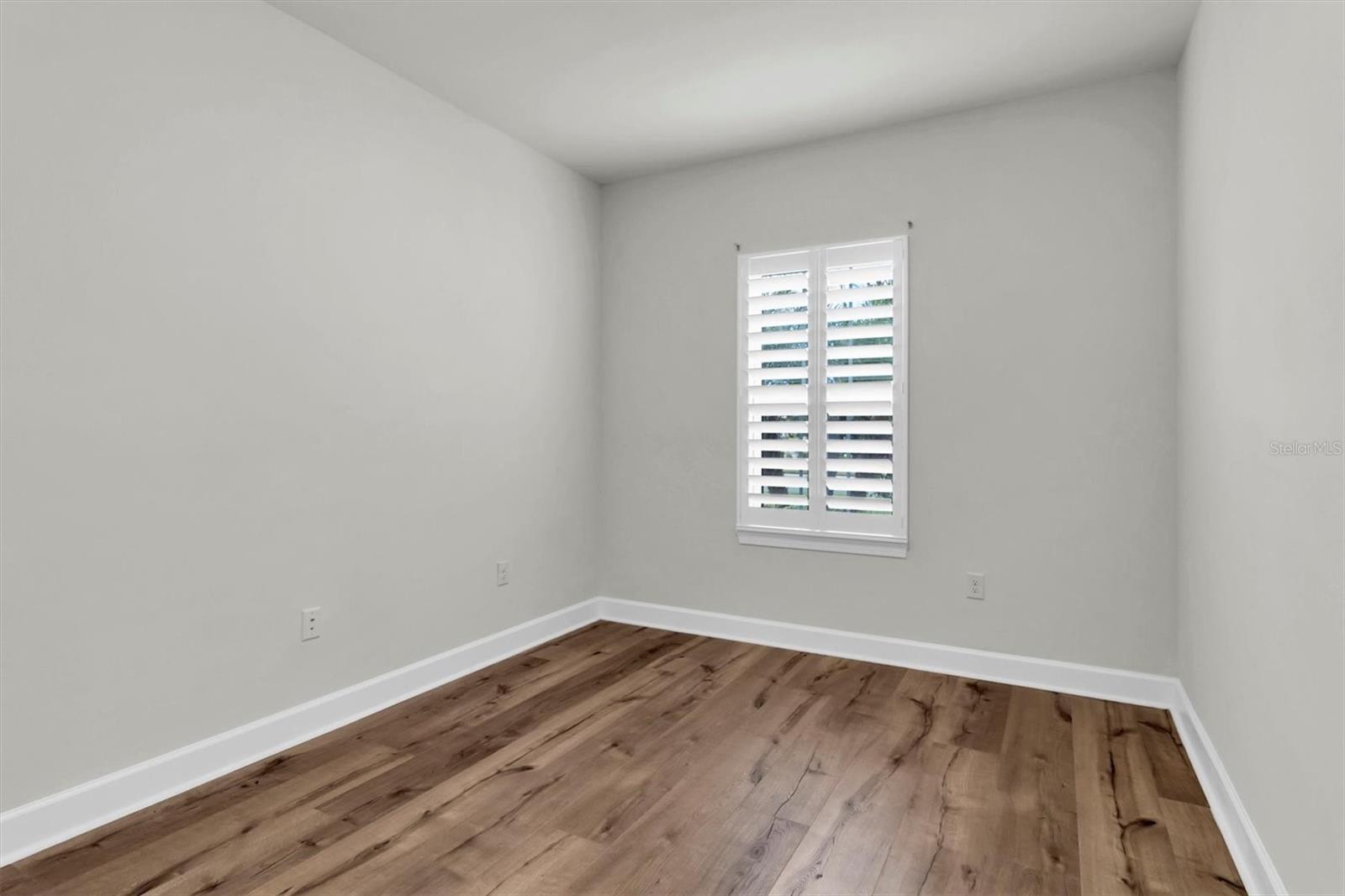3282 FRANCOA DR