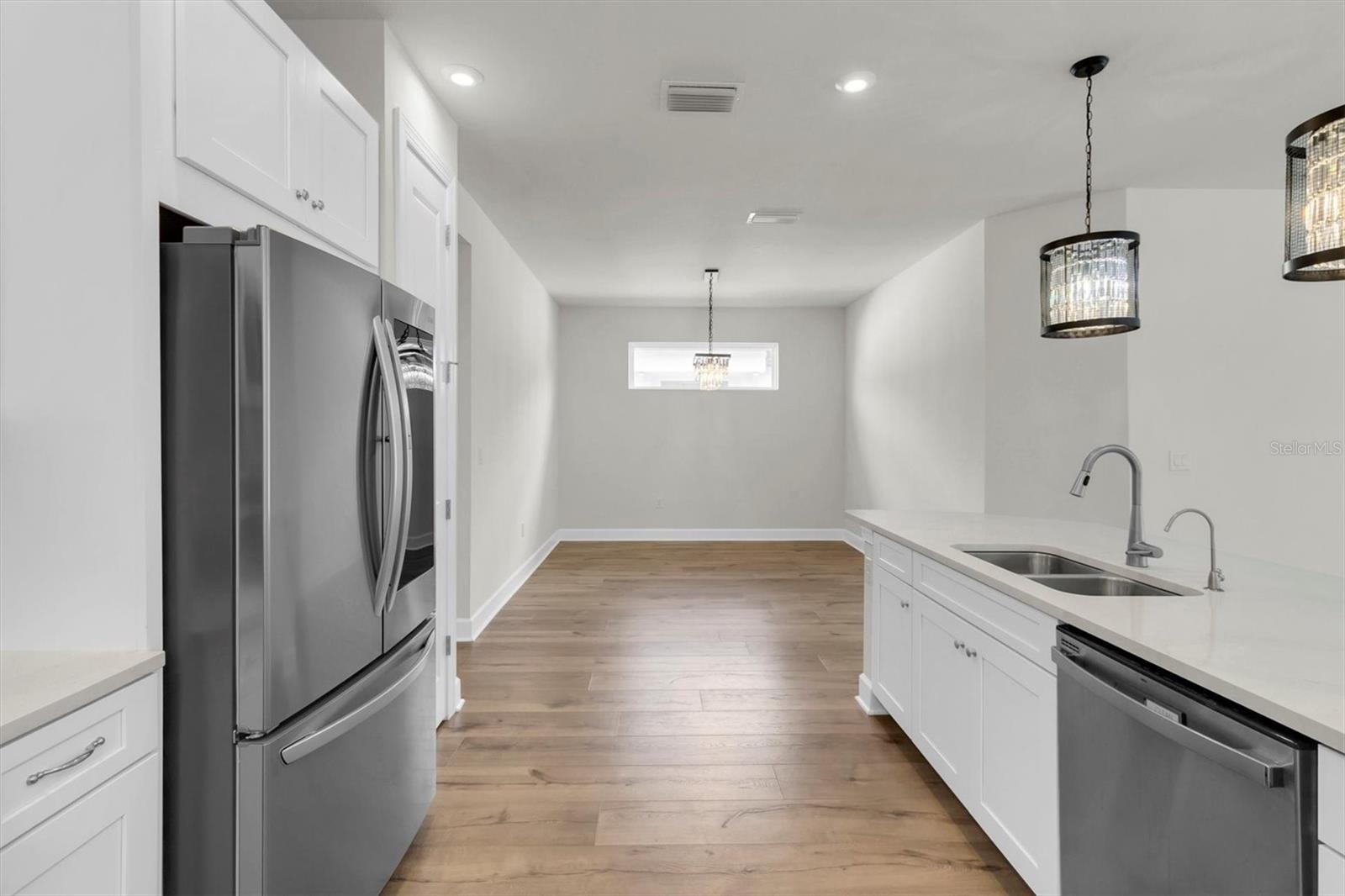 3282 FRANCOA DR