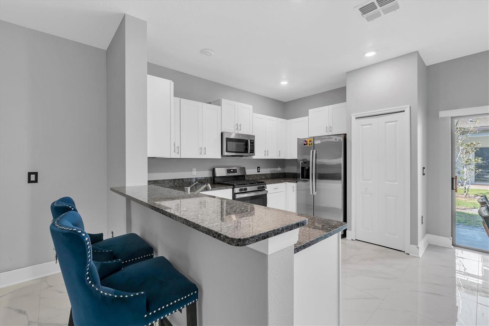 8249 CRESCENT OAKS DR