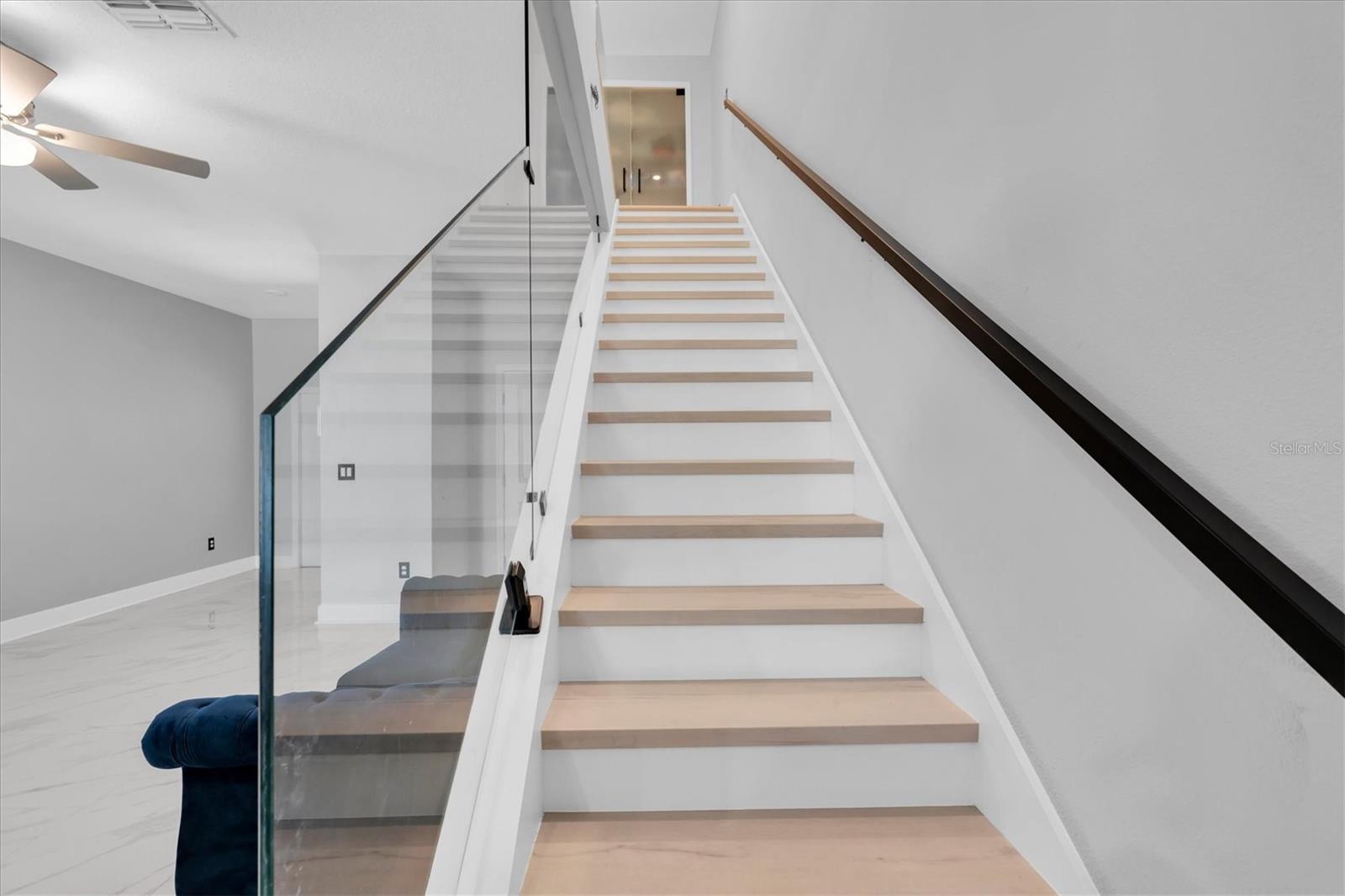 8249 CRESCENT OAKS DR