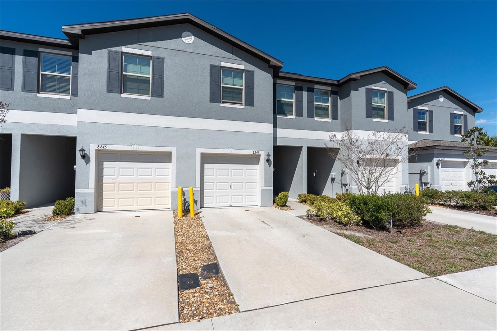 8249 CRESCENT OAKS DR